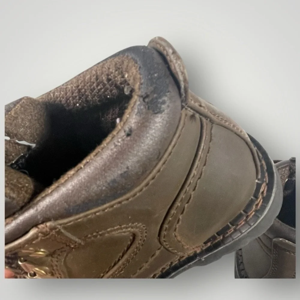 Kids leather boots size 11